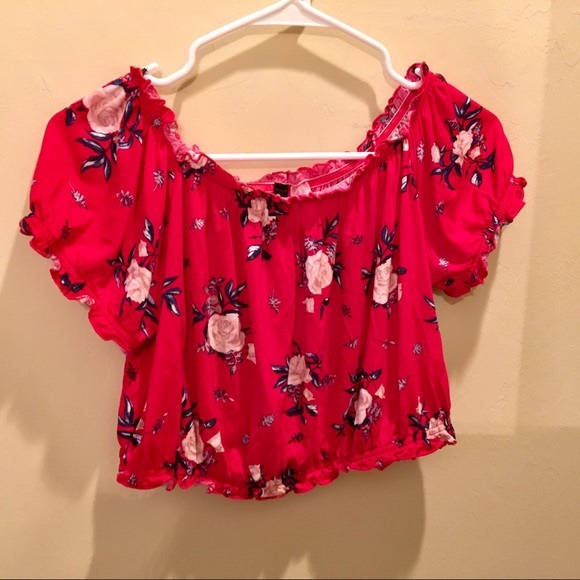 H&M Divided red cropped top - Picture 2 of 2